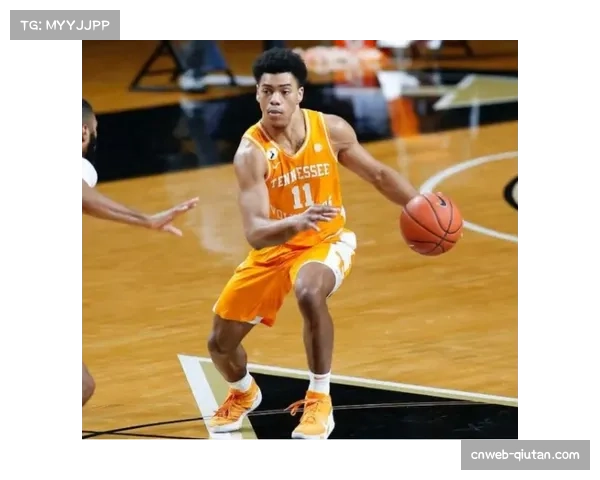 雷迪克称赞新星弗拉格防守与组织能力远超同龄球员潜力巨大